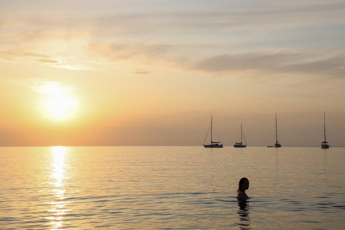 Atardecer en el mar en Menorca