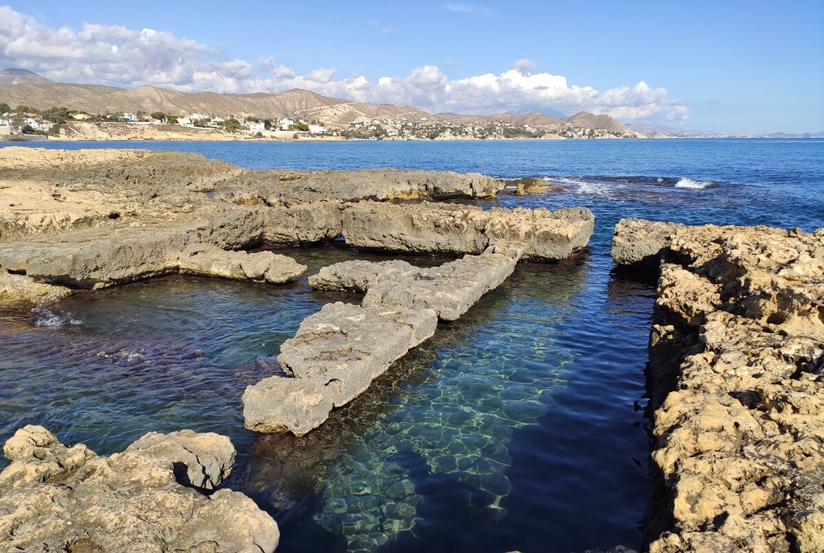 piscinas naturales en el mediterráneo