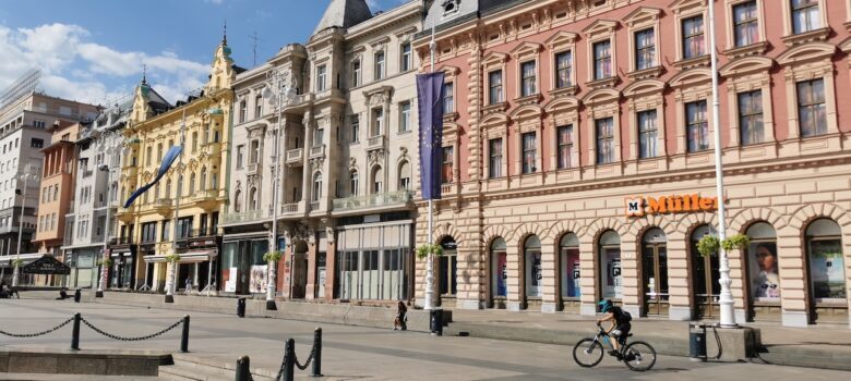 Plaza Ban Jelačić en Zagreb en Croacia [(c)Foto: @avistu]