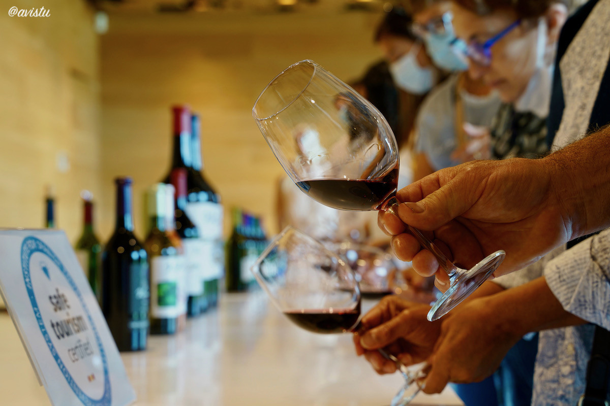 Cata degustación de vino en una bodega D.O. Ca. La Rioja [(c)Foto: @avistu]