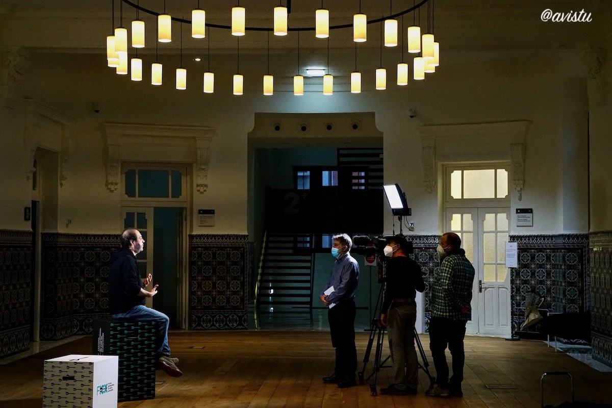 Cualquier espacio puede servir para hacer una entrevista, Festival Internacional de Cine de Gijón [(c)Foto: @avistu]