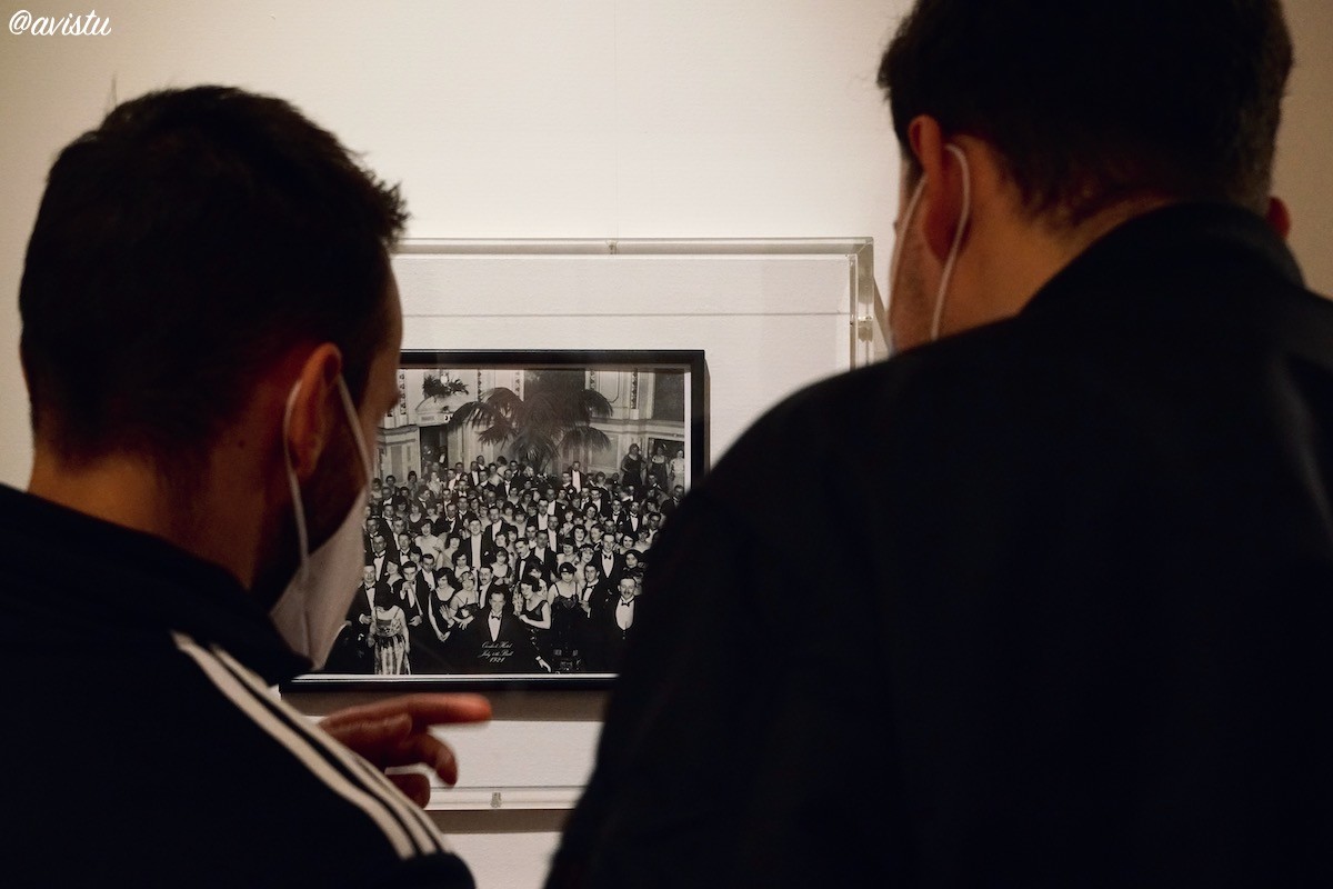 La icónica y fantasmal foto original de "El Resplandor", Exposición Stanley Kubrick en Madrid