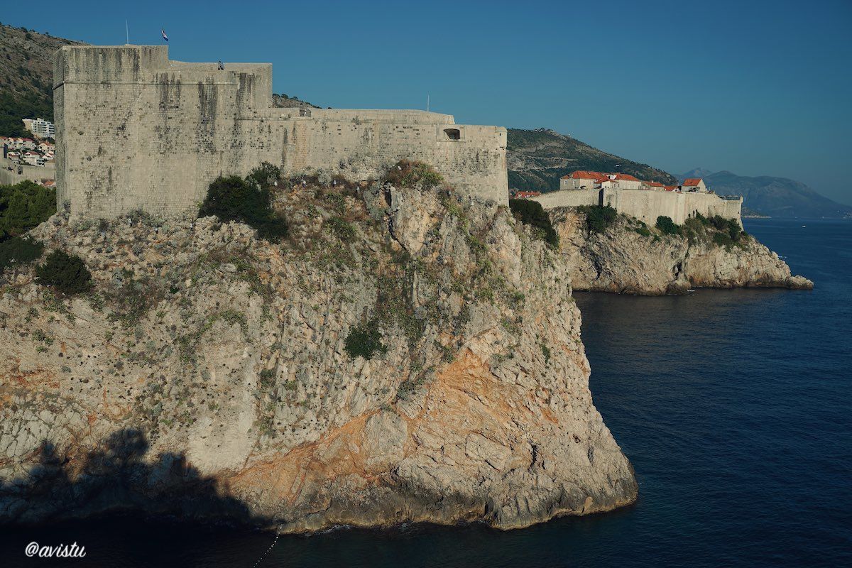 la Fortaleza Lovrijenac y las murallas de Dubrovnik