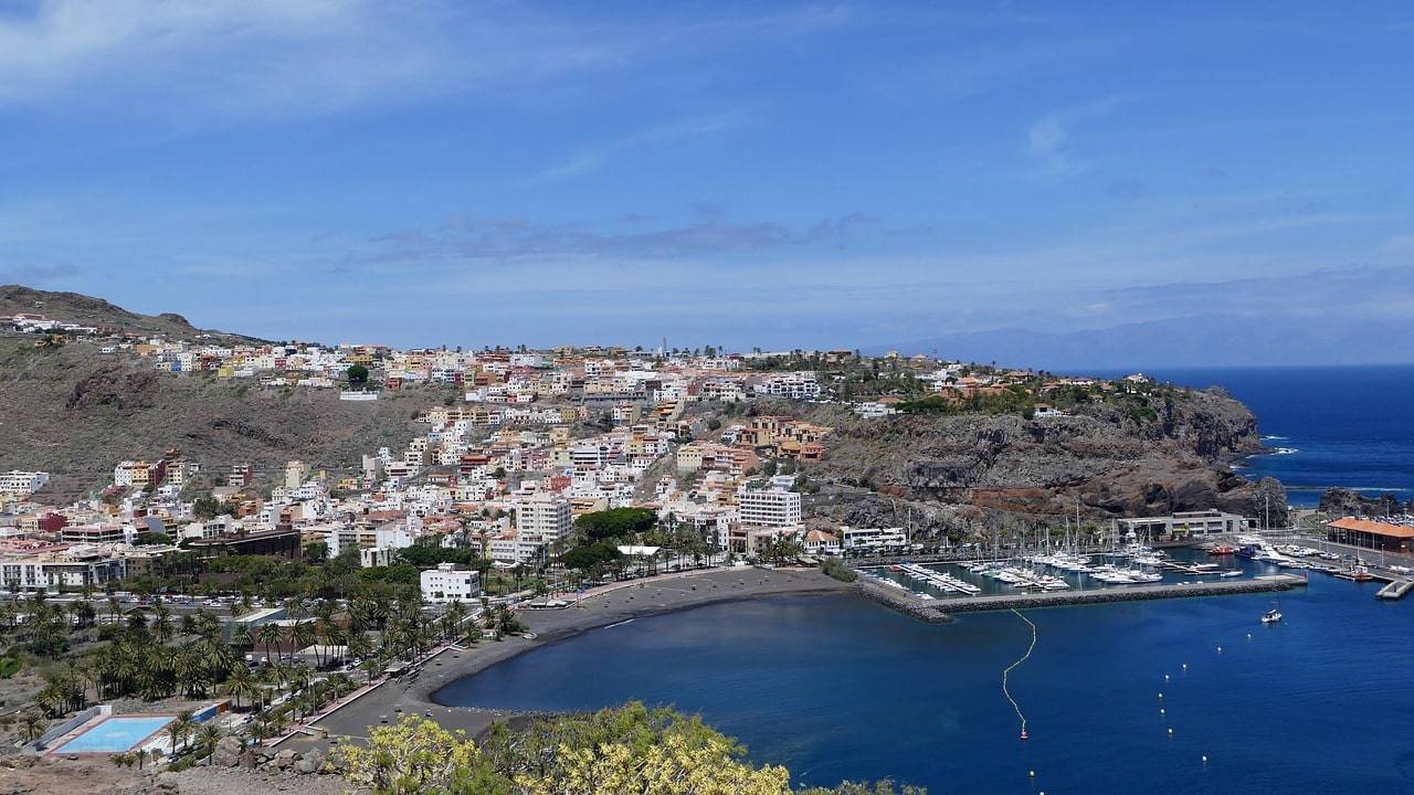 Cómo ir de Tenerife a La Gomera ¡rápido y barato! 💙