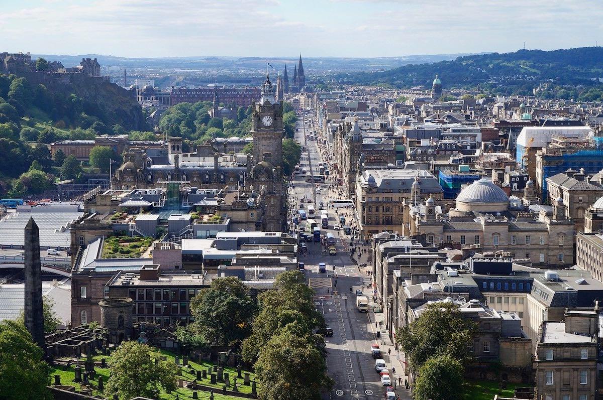 El monumental e histórico centro de Edimburgo [Foto: ant2506/Pixabay]