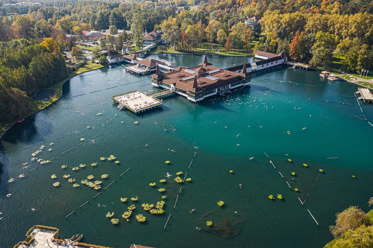 Lago termal Hévíz en Hungría [Foto: ]