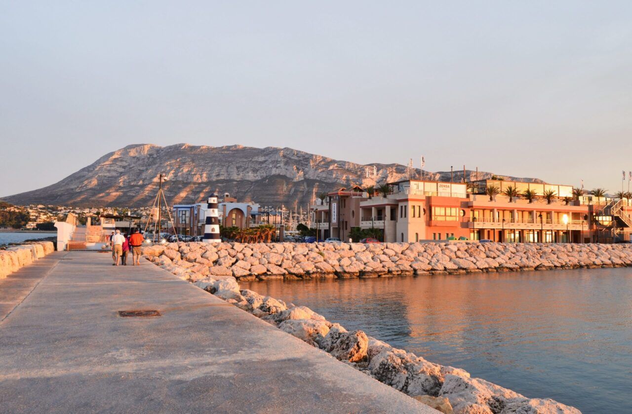 donde alojarse en denia