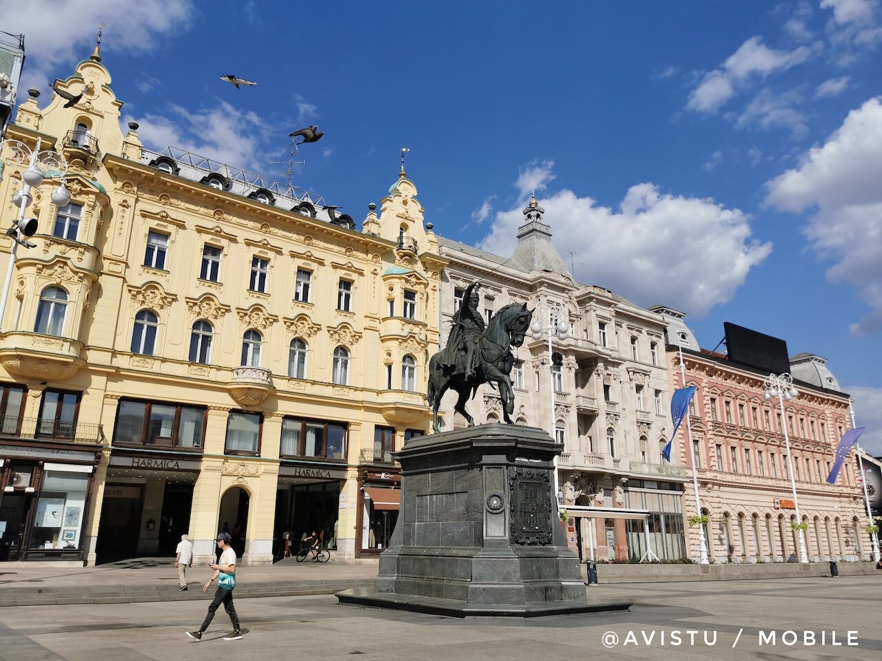 Plaza Ban Jelačić en Zagreb [(c) Foto: @avistu]