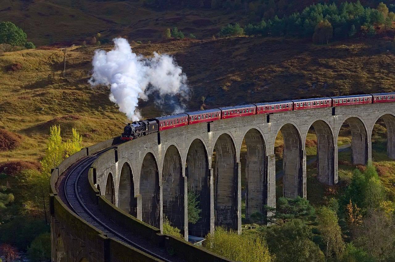 Tren Jacobite de Harry Potter en el viaducto Glenfinnan [Foto: Daniel Kraft/Wikimedia Commons]