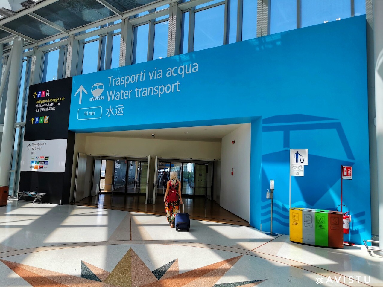 Acceso a los muelles de transporte acuático en el Aeropuerto de Venecia [(c) Foto: @avistu]]