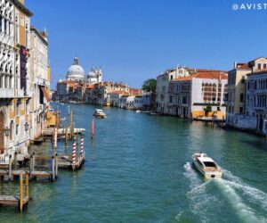 Barcos en el Gran Canal de Venecia