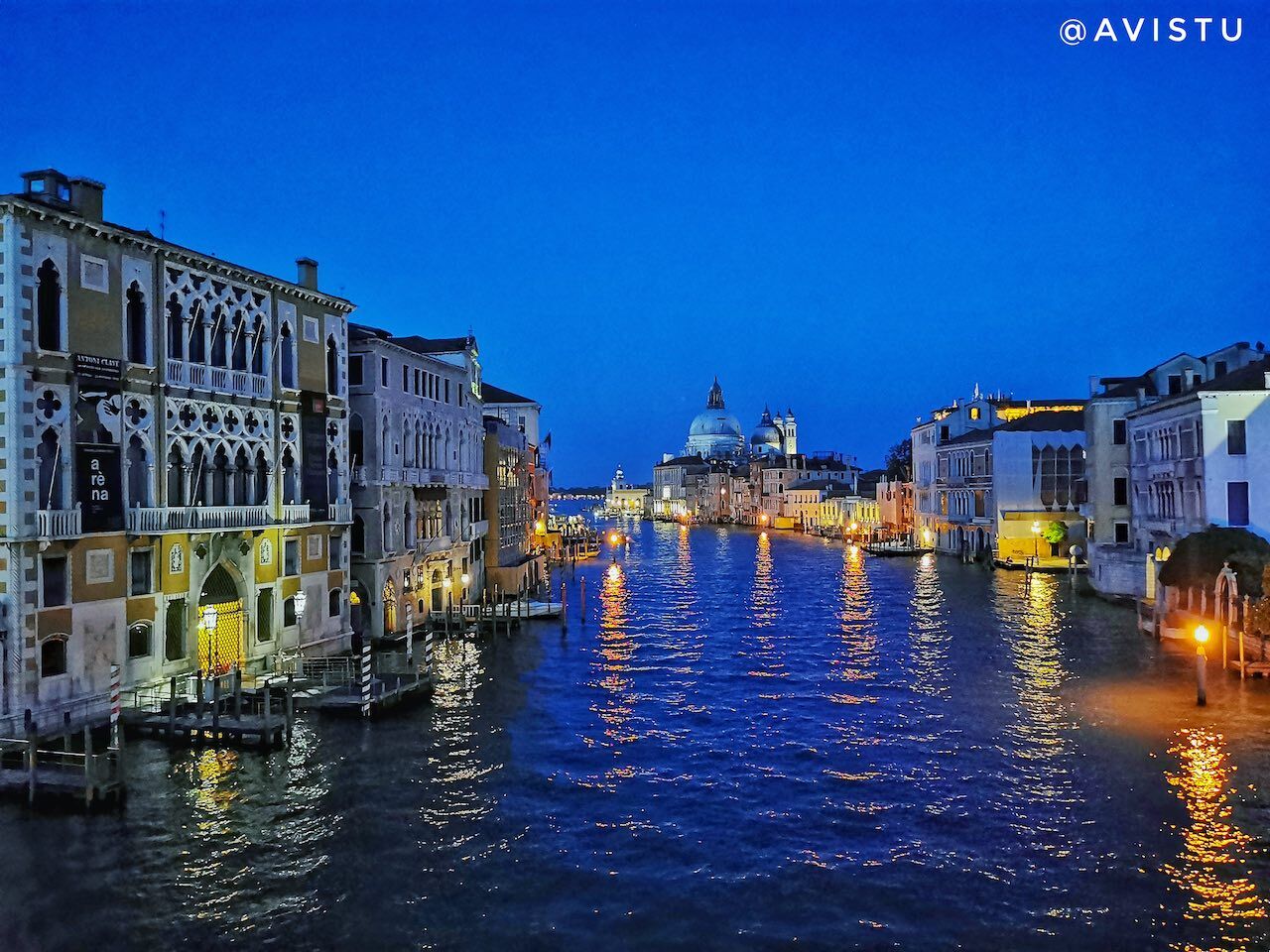 El Gran Canal de Venecia tras ponerse el sol [(c) Foto: @avistu]