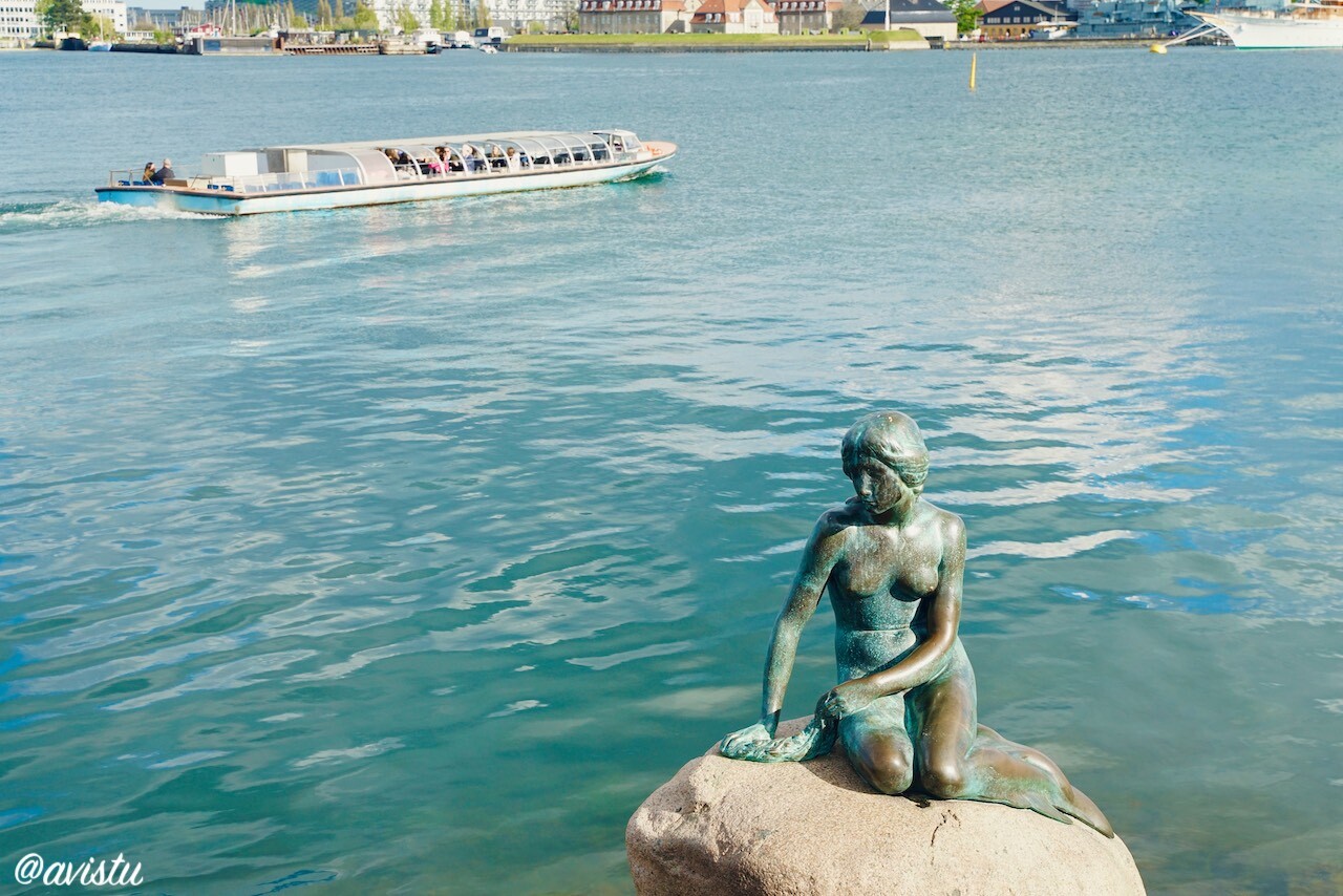 Estatua de La Sirenita en Copenhague [(c) Foto: @avistu]