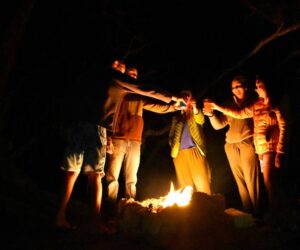 6 playas de España para celebrar la noche de San Juan con una hoguera