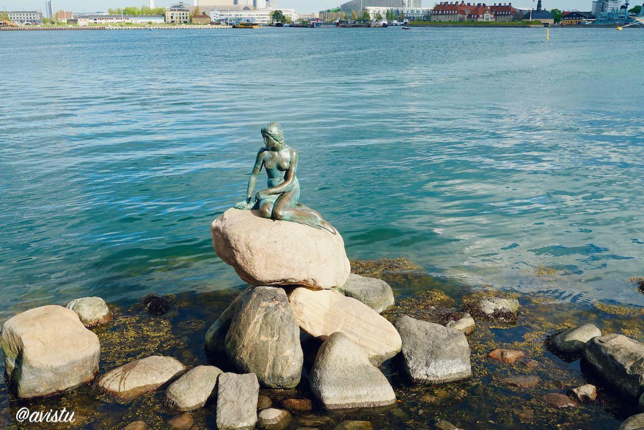 La estatua de La Sirenita en Copenhague [(c) Foto: @avistu]