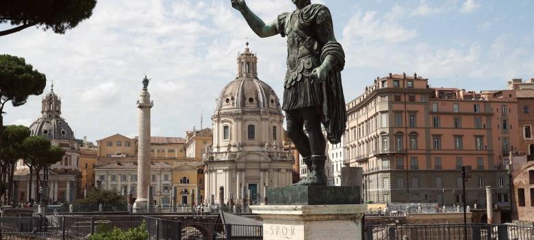 La estatua de Trajano en el Foro de Trajano en Roma [(c) Foto: @avistu]