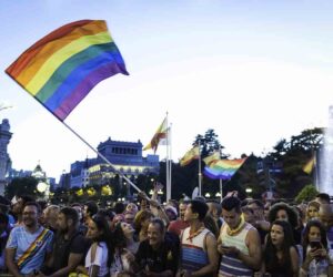 Público del desfile World Pride Parade en Madrid [Foto: César Lucas Abreu © Madrid Destino]
