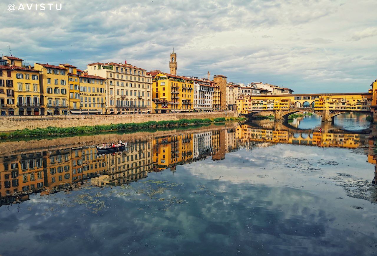 Río Arno y Ponte Vecchio en Florencia [(c) Foto: @avistu]]