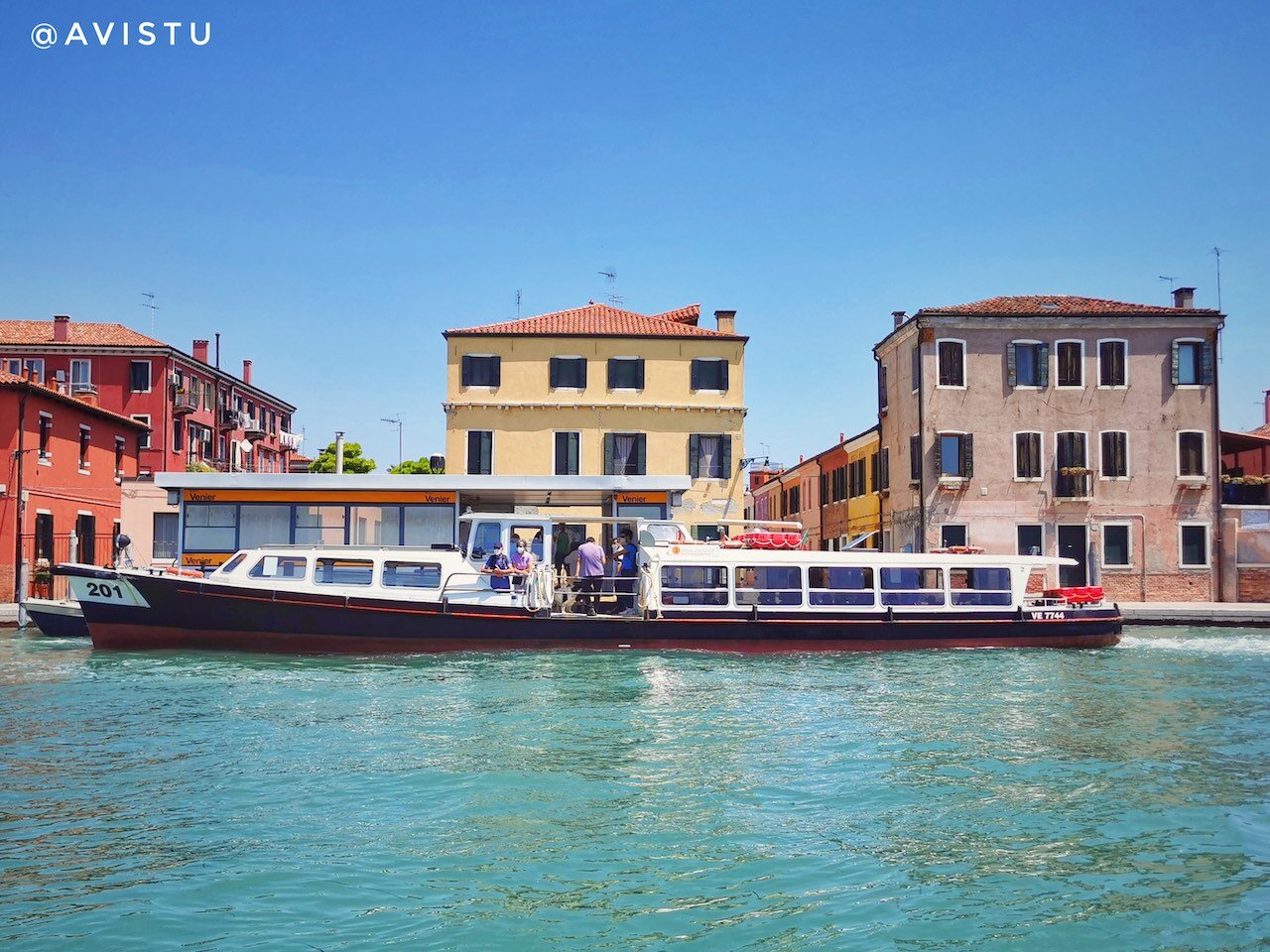 Un vaporetto en Murano, Venecia