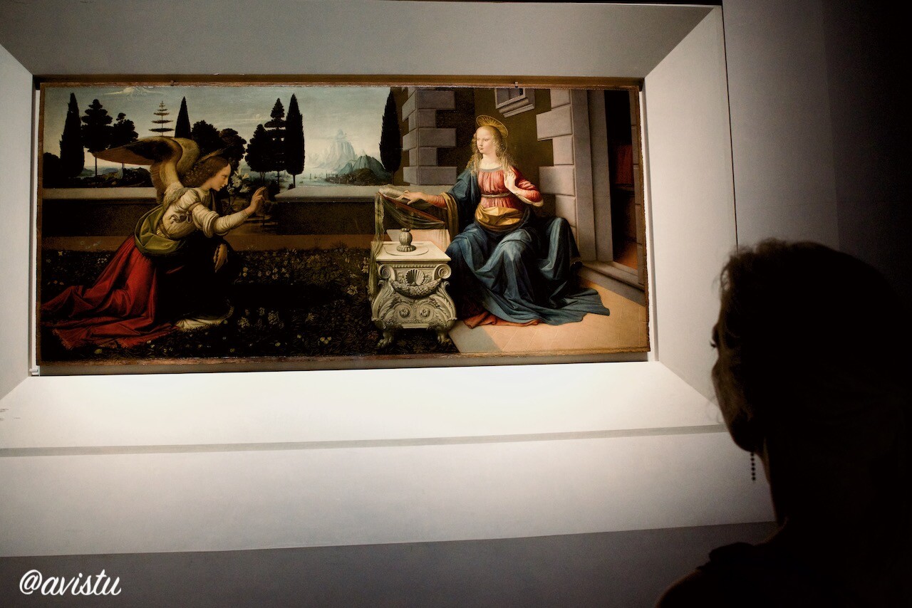 Cara a cara con La Anunciación de Leonardo da Vinci en la Galería Uffizi de Florencia [(c)Foto: @avistu]