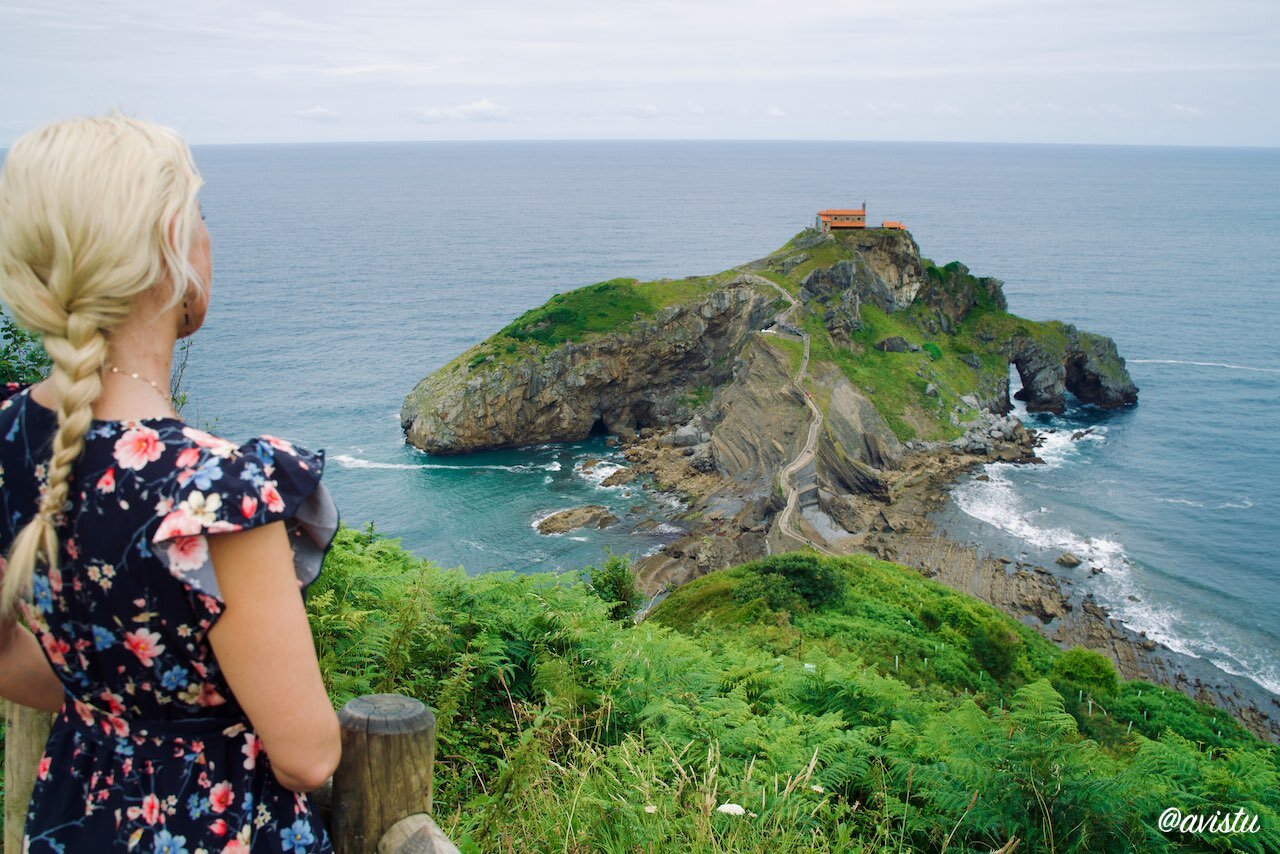 San Juan de Gaztelugatxe desde el primer mirador de la Ruta A [(c) Foto: @avistu]