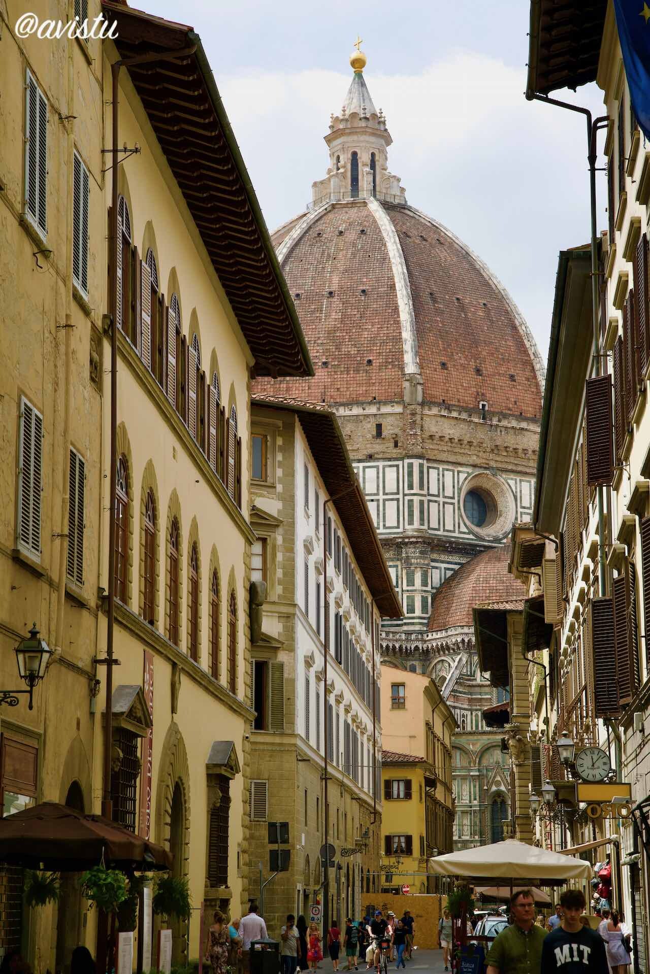 Una calle de Florencia [(c)Foto: @avistu]
