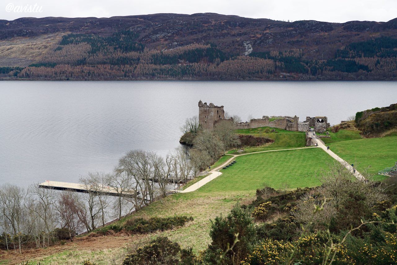 Castillo de Urquhart a orillas del Lago Ness, Highlands, Escocia [(c)Foto: @avistu]