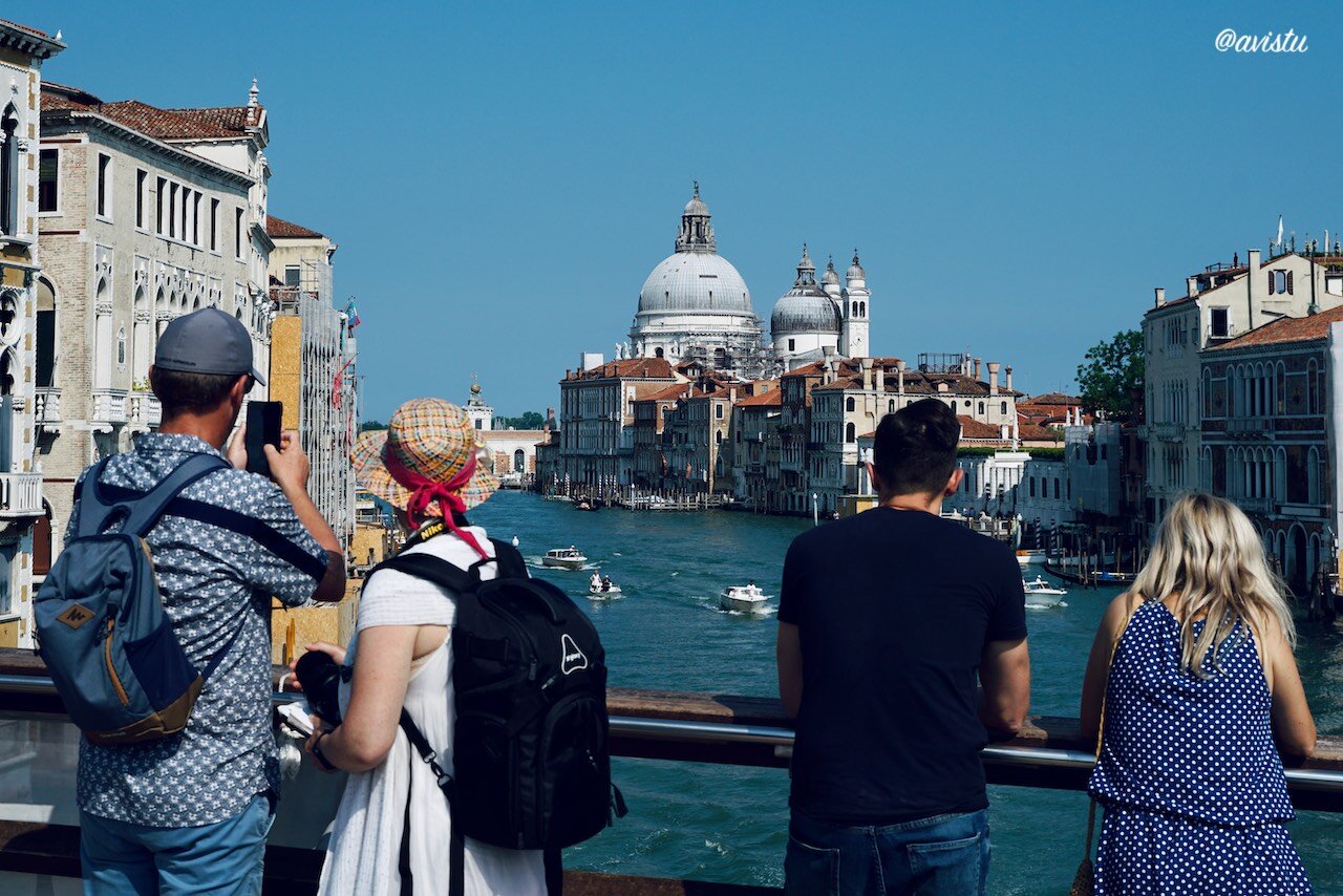 La Basílica de Santa María de la Salud desde el Puente de la Academia en Venecia [(c)Foto: @avistu]