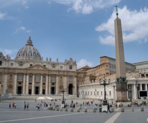 La Plaza y Basílica de San Pedro en el Vaticano [(c) Foto: @avistu]