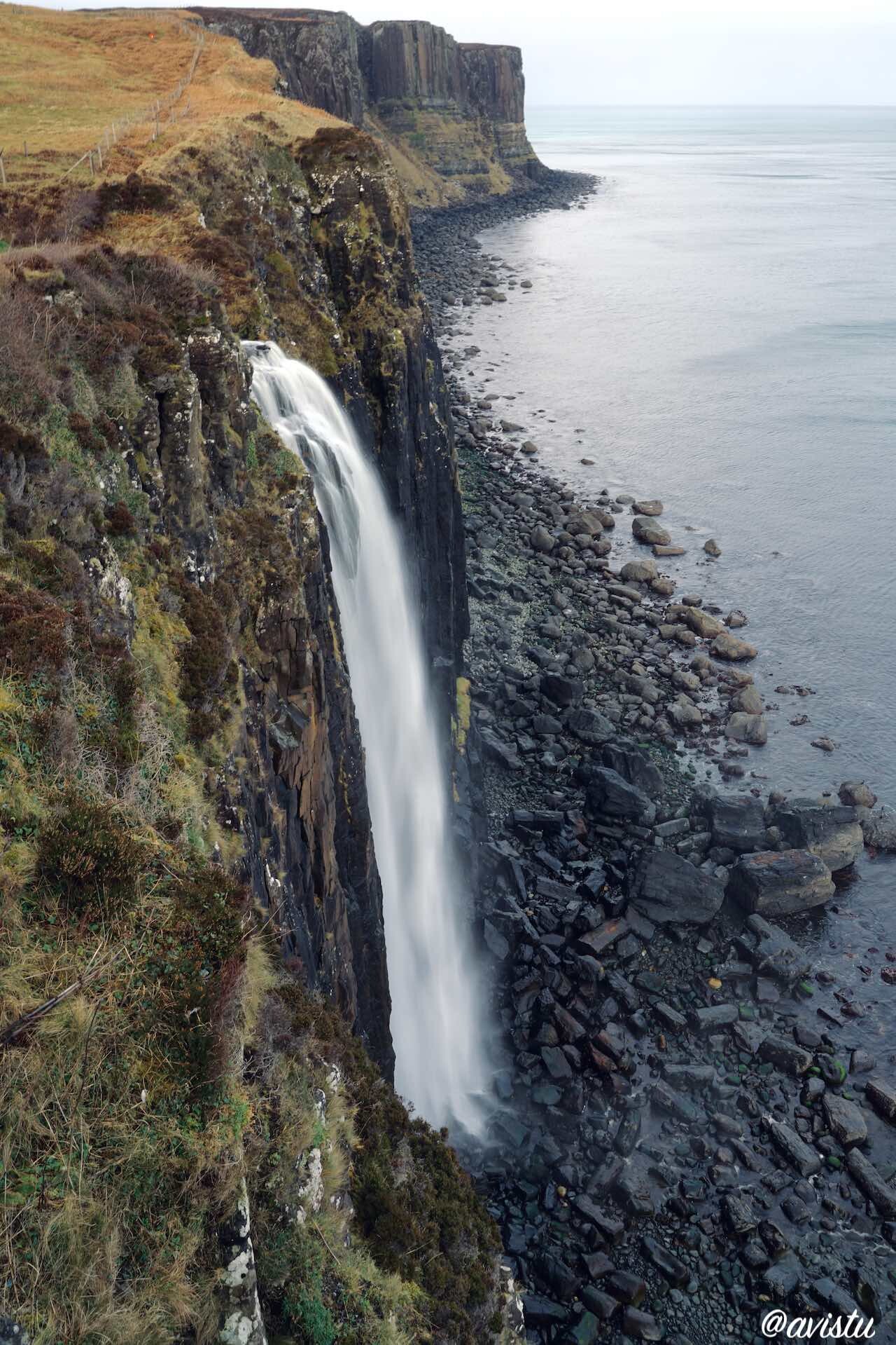 Mirador Kilt Rock y Mealt Falls, Isla de Skye, Highlands, Escocia [(c)Foto: @avistu]