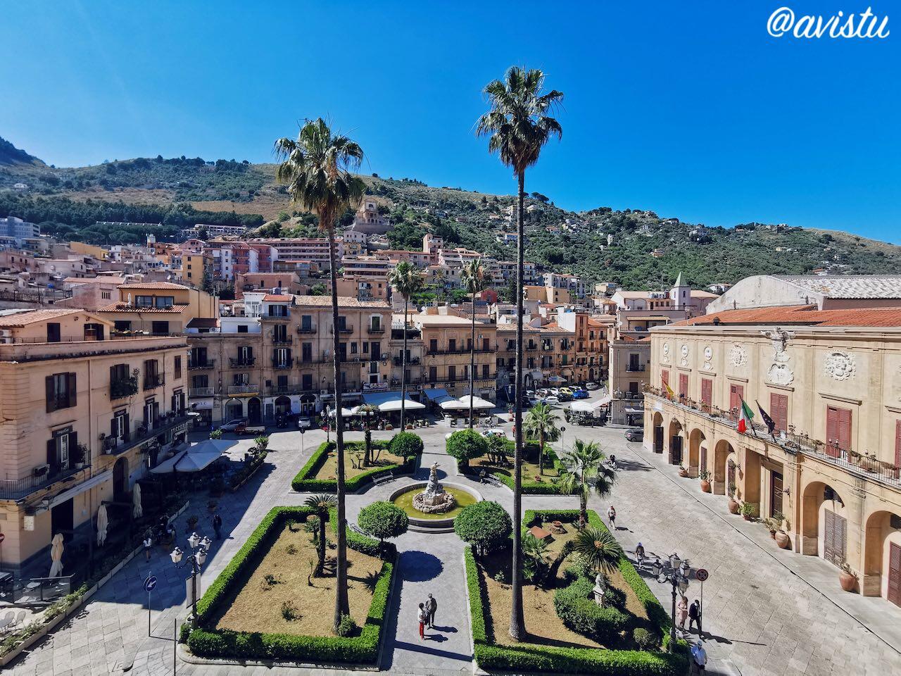 Monreal desde las terrazas de su catedral [(c) Foto: @avistu]