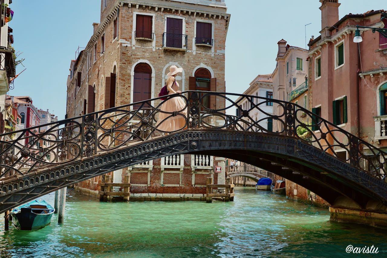 Puentes y canales en Venecia [(c)Foto: @avistu]