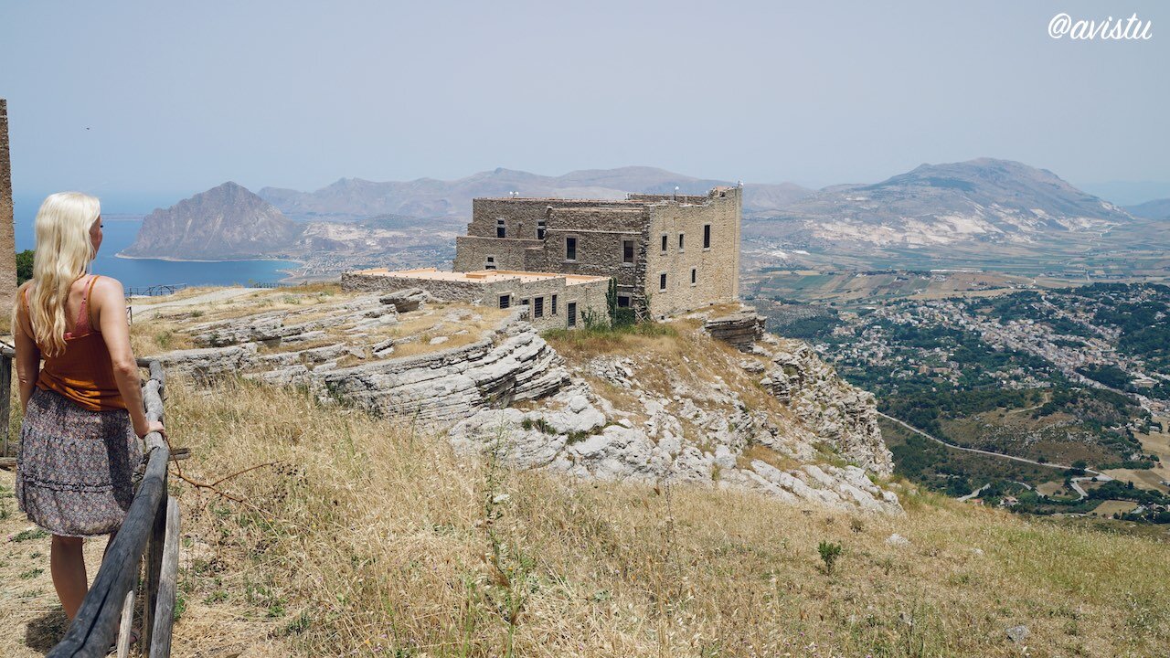Quartiere spagnolo, antiguos barracones en Erice, Sicilia [(c) Foto: @avistu]