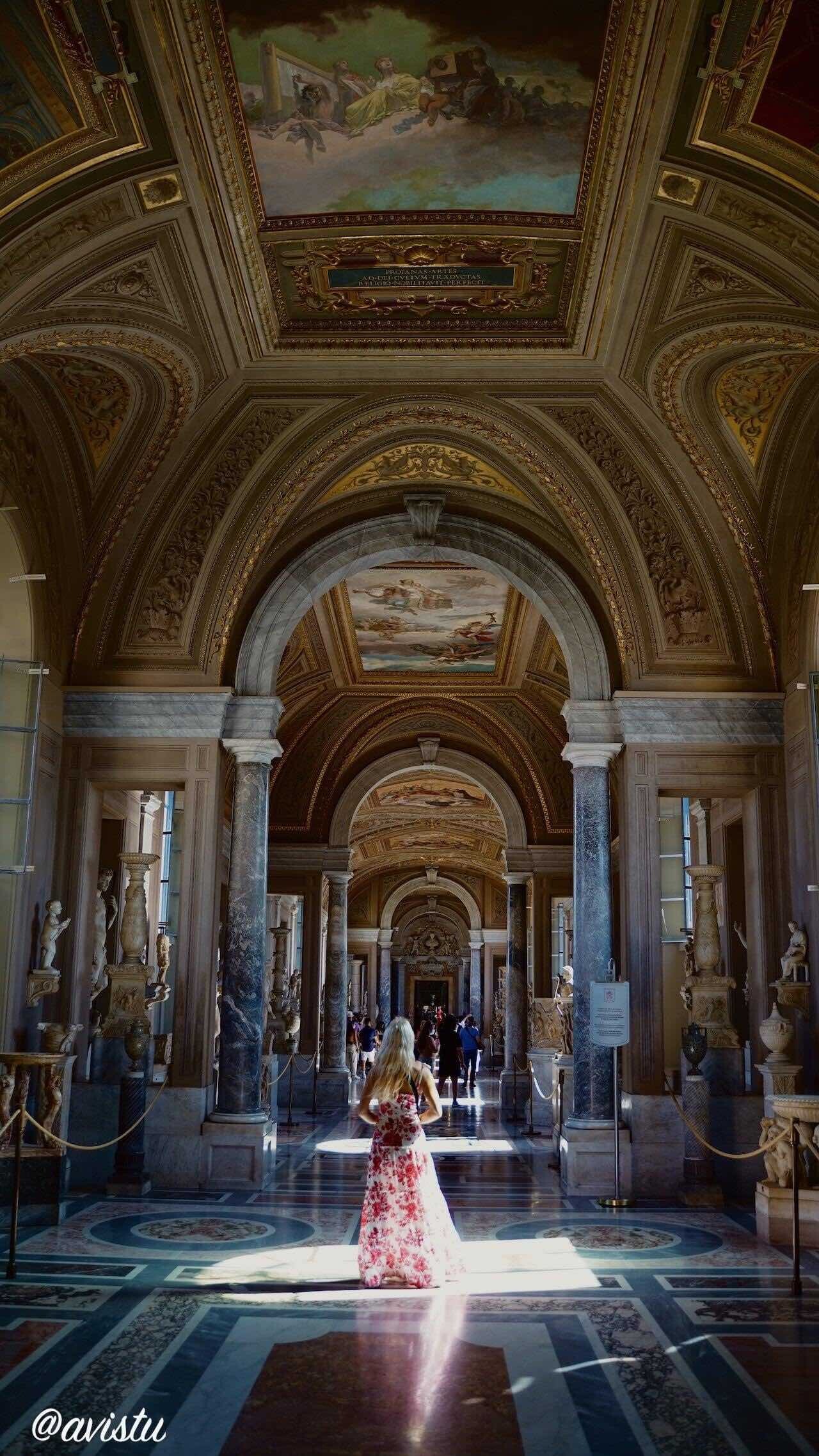 Una de las salas de los Museos Vaticanos [(c) Foto: @avistu]