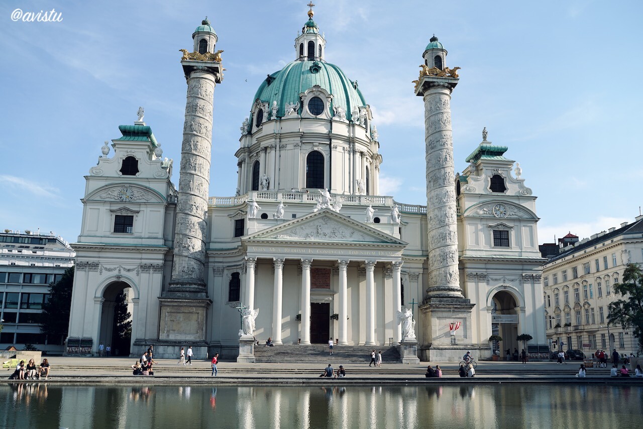 Iglesia de San Carlos Borromeo en Viena [(c) Foto: @avistu]