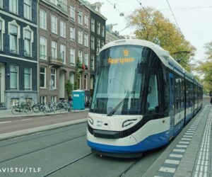 Un moderno tranvía de Amsterdam [(c)Foto: @avistu]