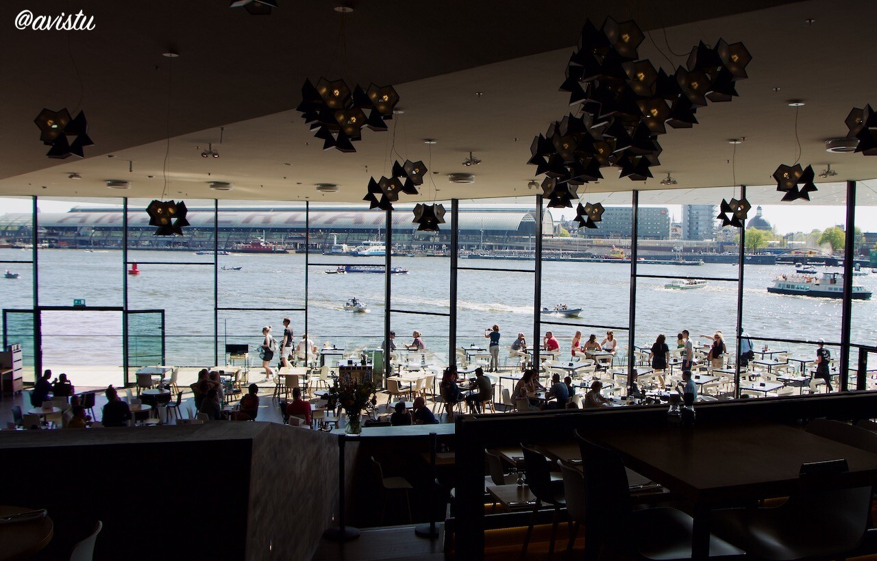 El restaurante y terraza del EYE Filmmuseum en Amsterdam [(c)Foto: @avistu]