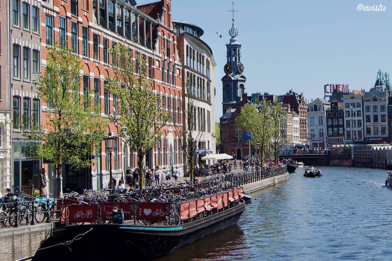 Un aparcamiento flotante para bicicletas en Amsterdam [(c)Foto: @avistu]