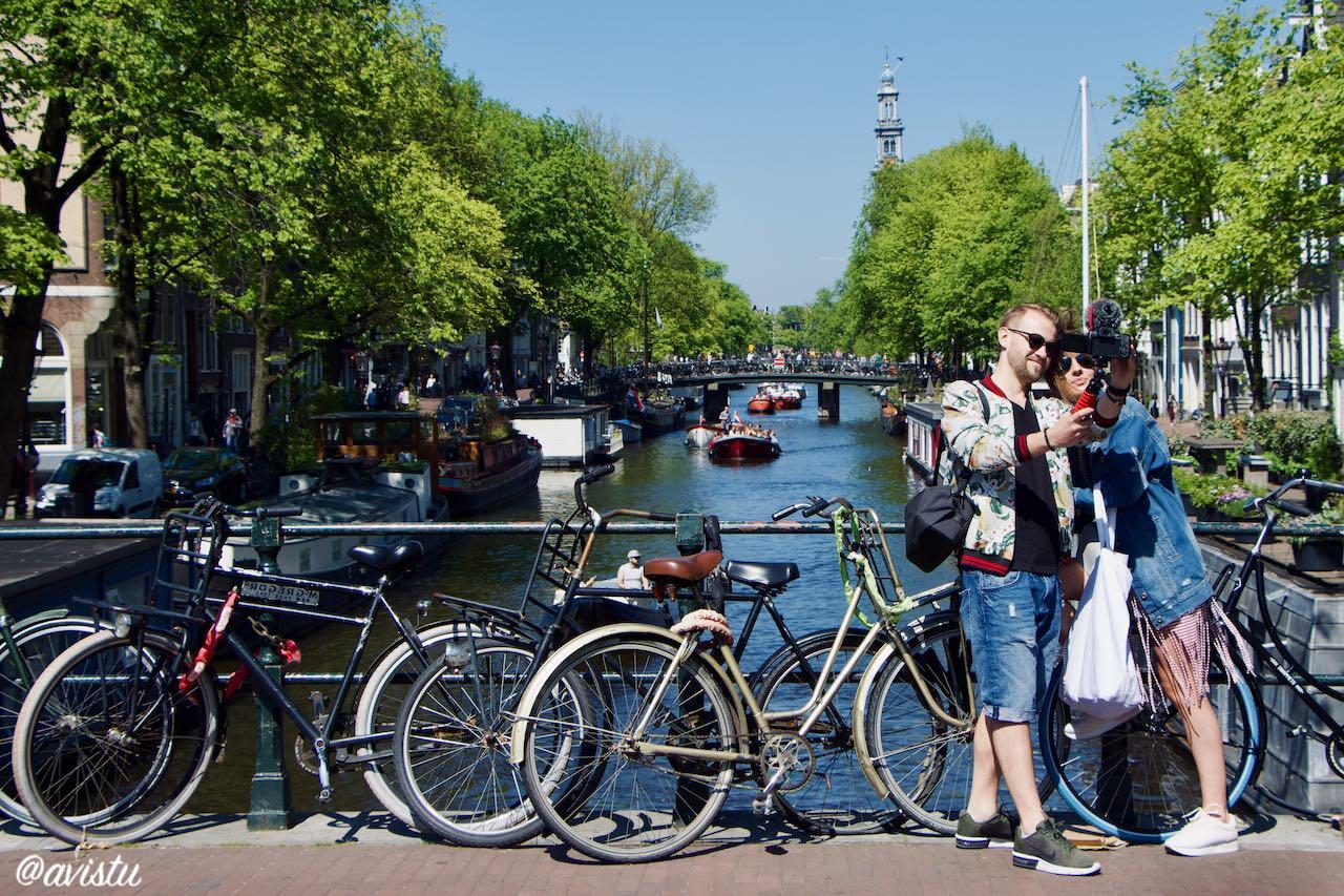 Un selfie en los canales de Amsterdam [(c)Foto: @avistu]