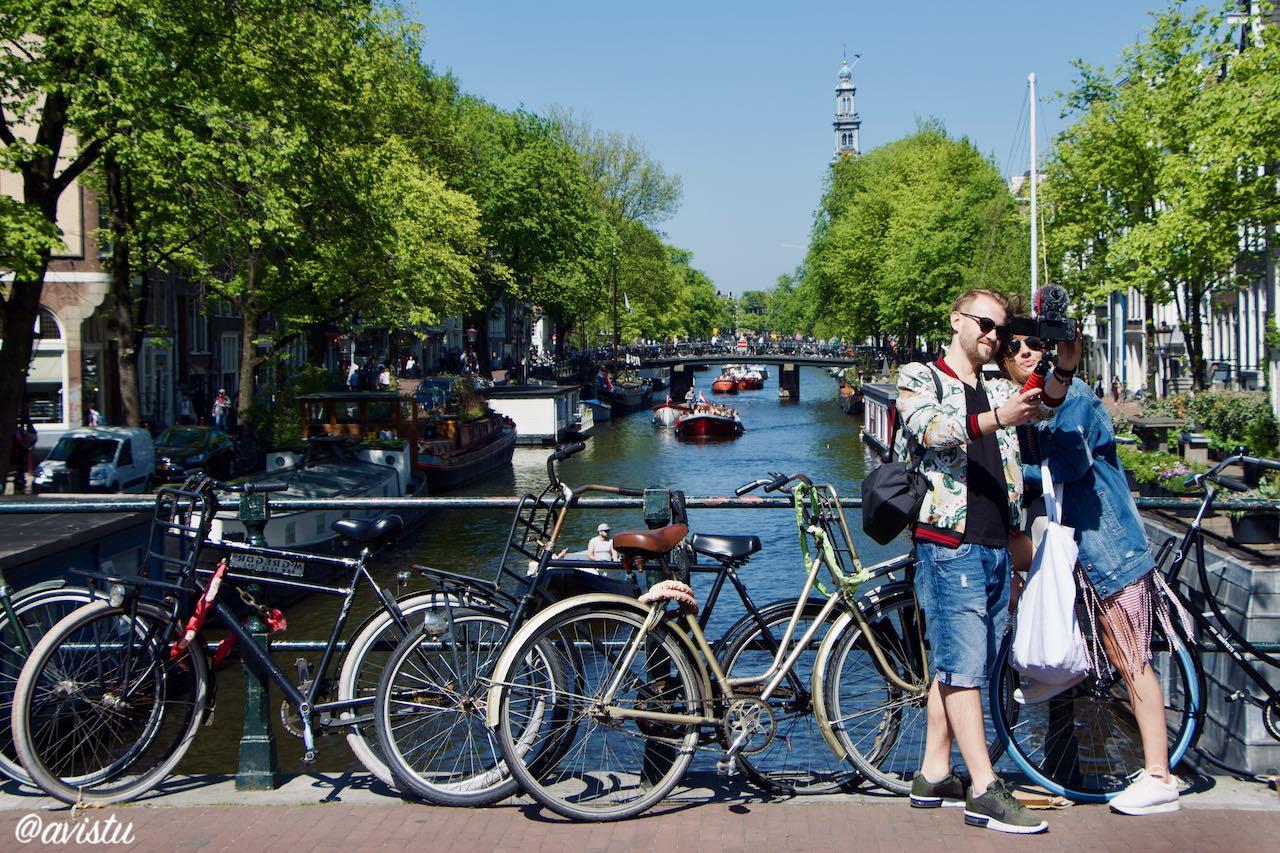 Un selfie en los canales de Amsterdam [(c)Foto: @avistu]
