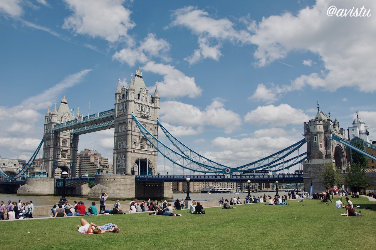 El Puente de la Torre de Londres desde Pottersfield Park [c) Foto: Avistu]