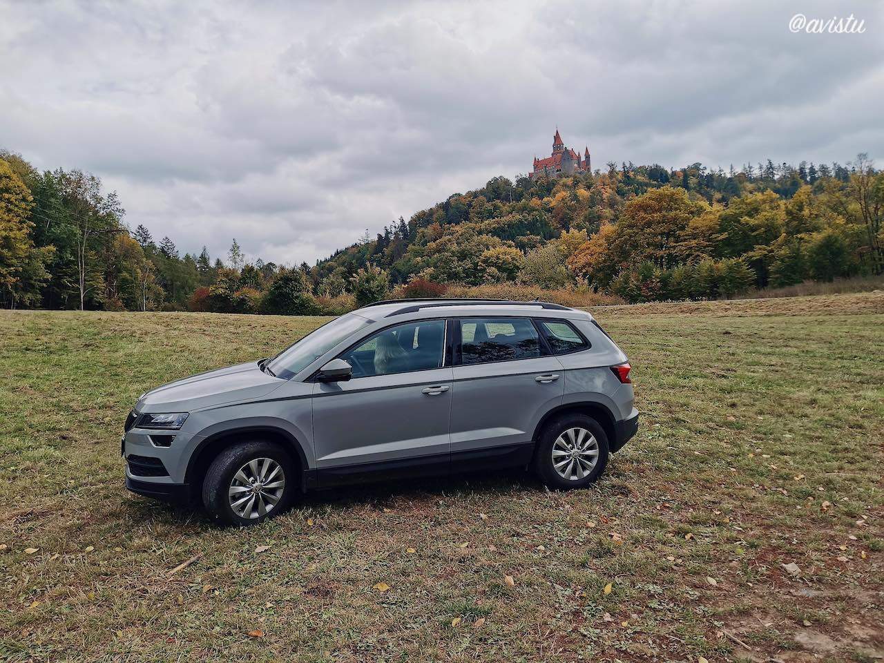 El coche que alquilamos en Praga y con el que viajamos por la República Checa [(c)Foto: @avistu]