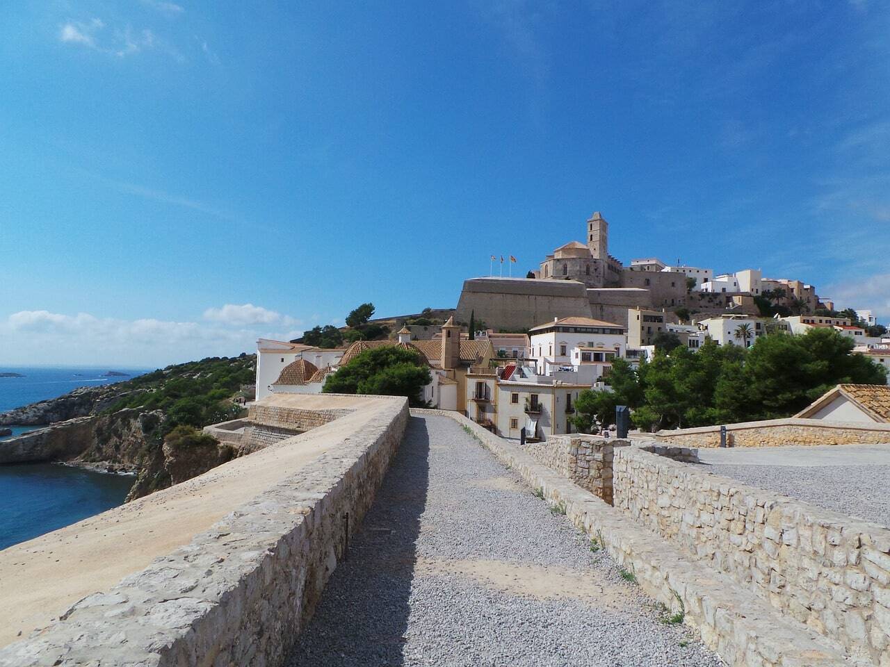 donde alojarse en Ibiza