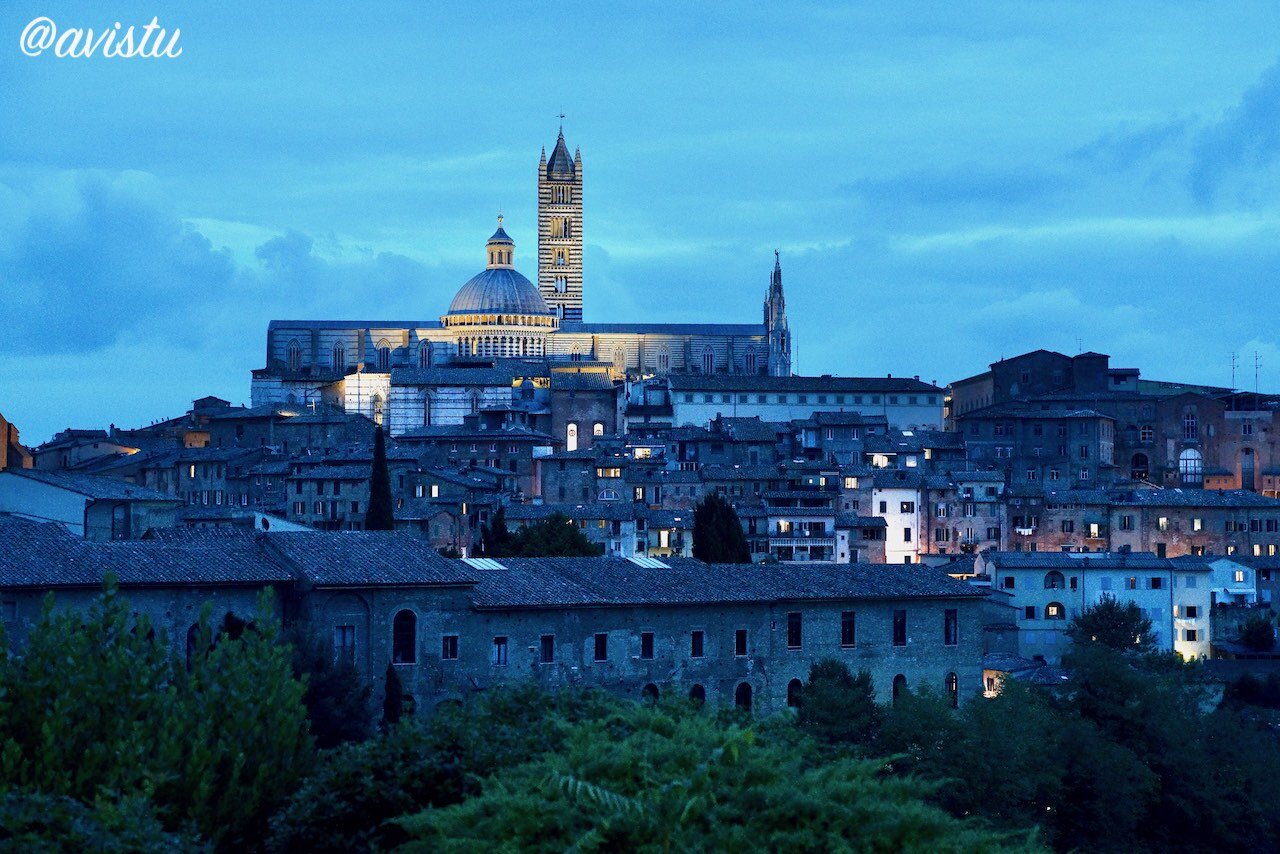Catedral de Siena al atardecer, Toscana, Italia [(c)Foto: @avistu]