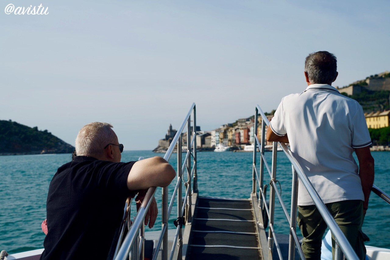 Llegando en barco a Portovenere, La Spezia [(c)Foto: @avistu] 