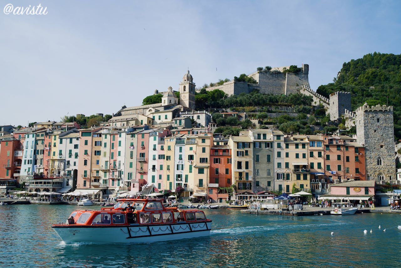 Portovenere es el bonito pueblo costero que limita con Cinque Terre por el sur [(c)Foto: @avistu}