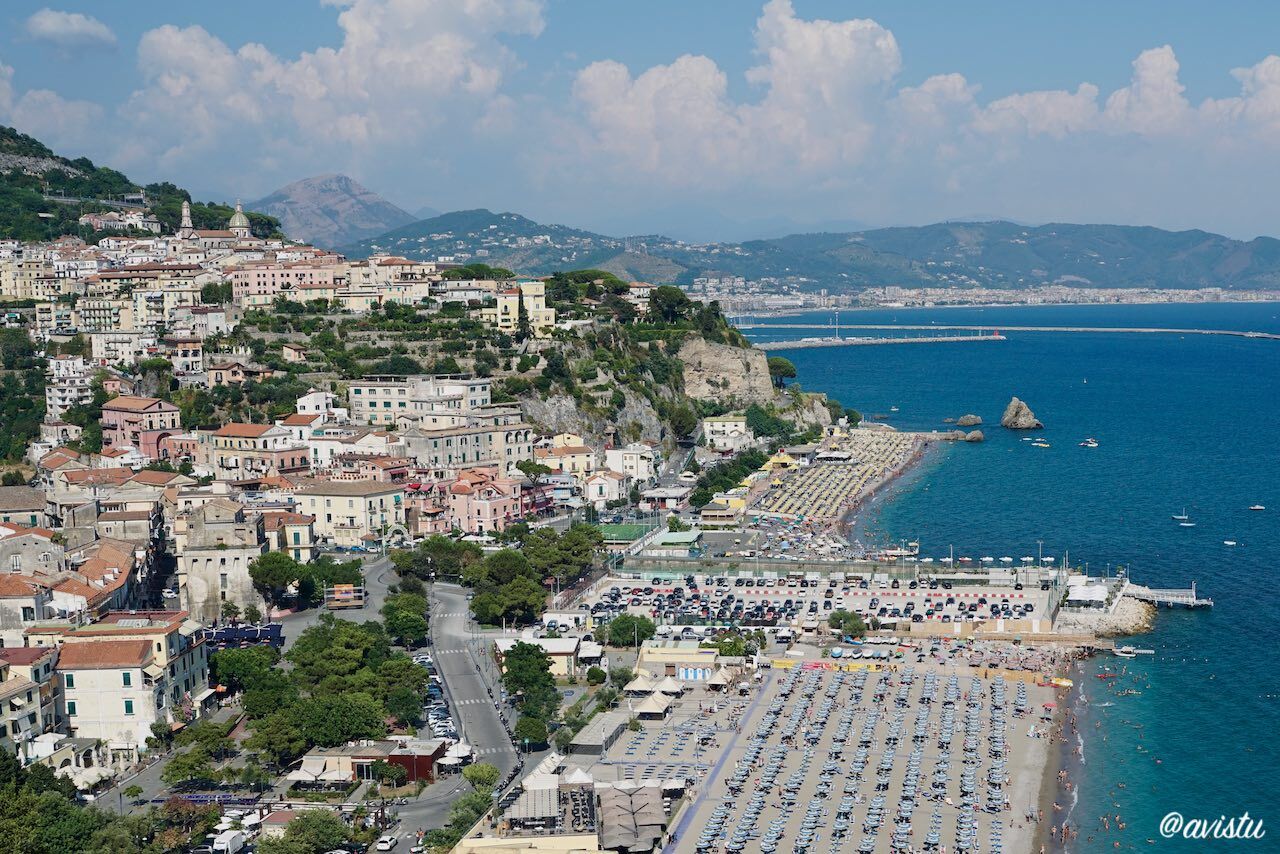 Vista panorámica de Vietri sul Mare, Costa Amalfitana, Italia [(c)Foto: @avistu]