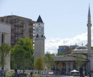 como ir del aeropuerto de Tirana al centro