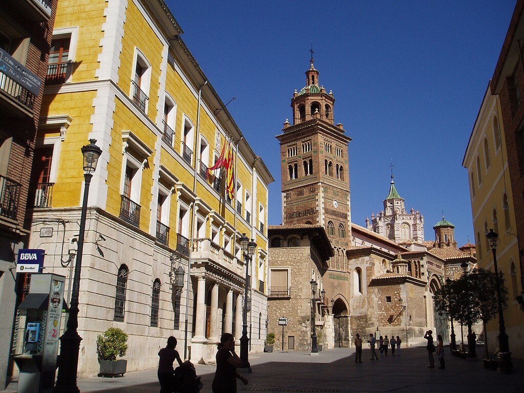 Ayuntamiento y Catedral de Teruel [CC Foto: AurelianusRex/Wikimedia Commons]