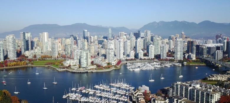 Vista aérea parcial de Vancouver, Canadá [Foto: lee robinson/Unsplash]